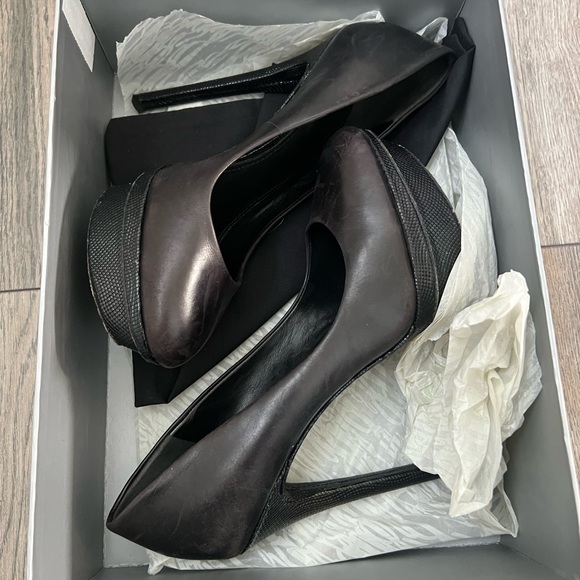 Brian Atwood B Fontaine High Heel Pump - Black / Lizard - size 8 - Picture 3 of 12